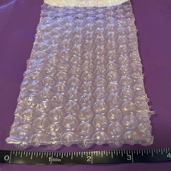Self Sealing Bubble Packing Sleeves 6.5” x 3.5” Lot of 10 New - Picture 4 of 4